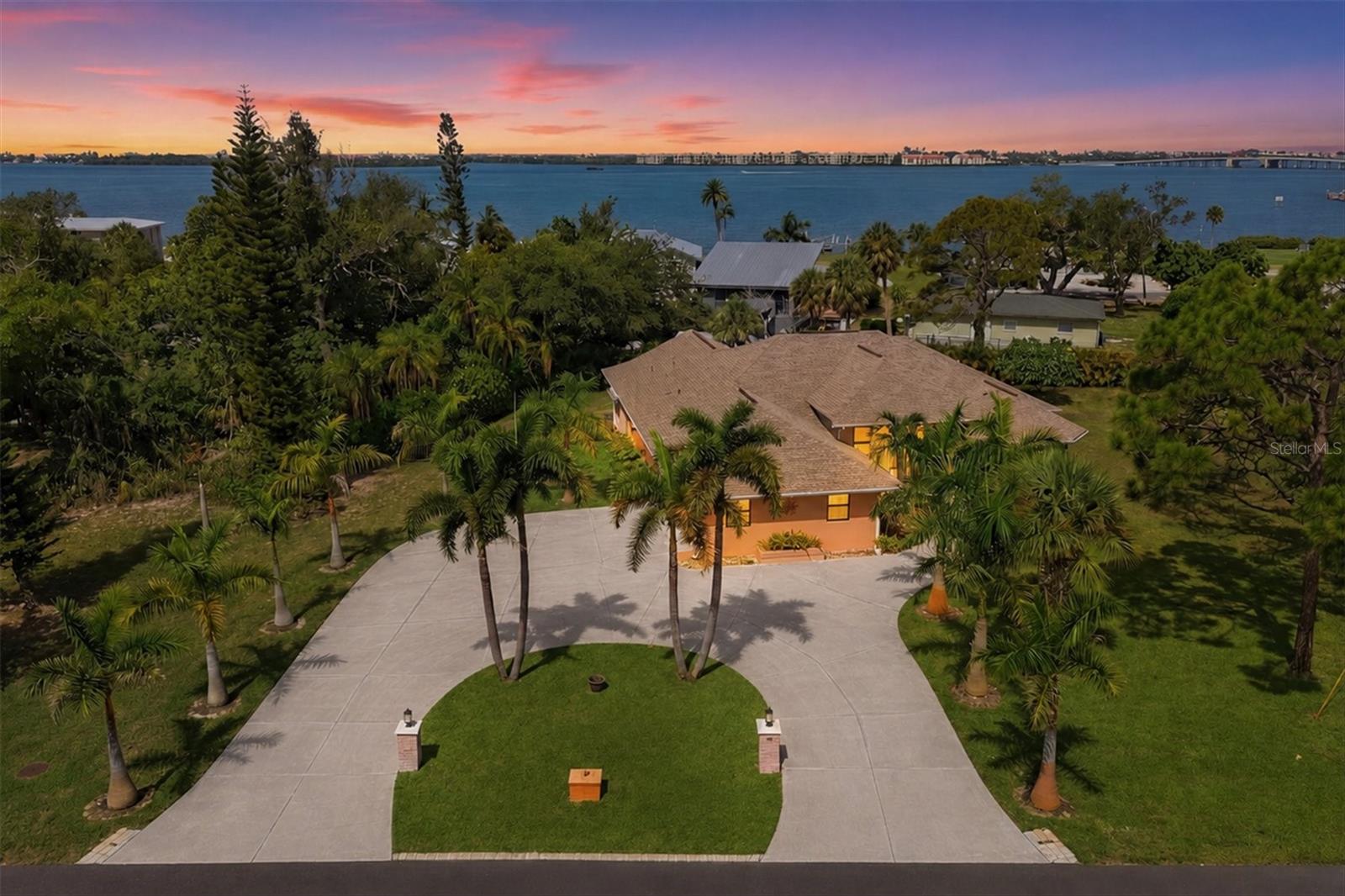 1710 PARKER DR