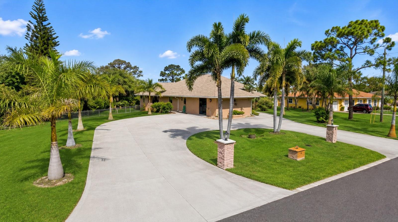 1710 PARKER DR