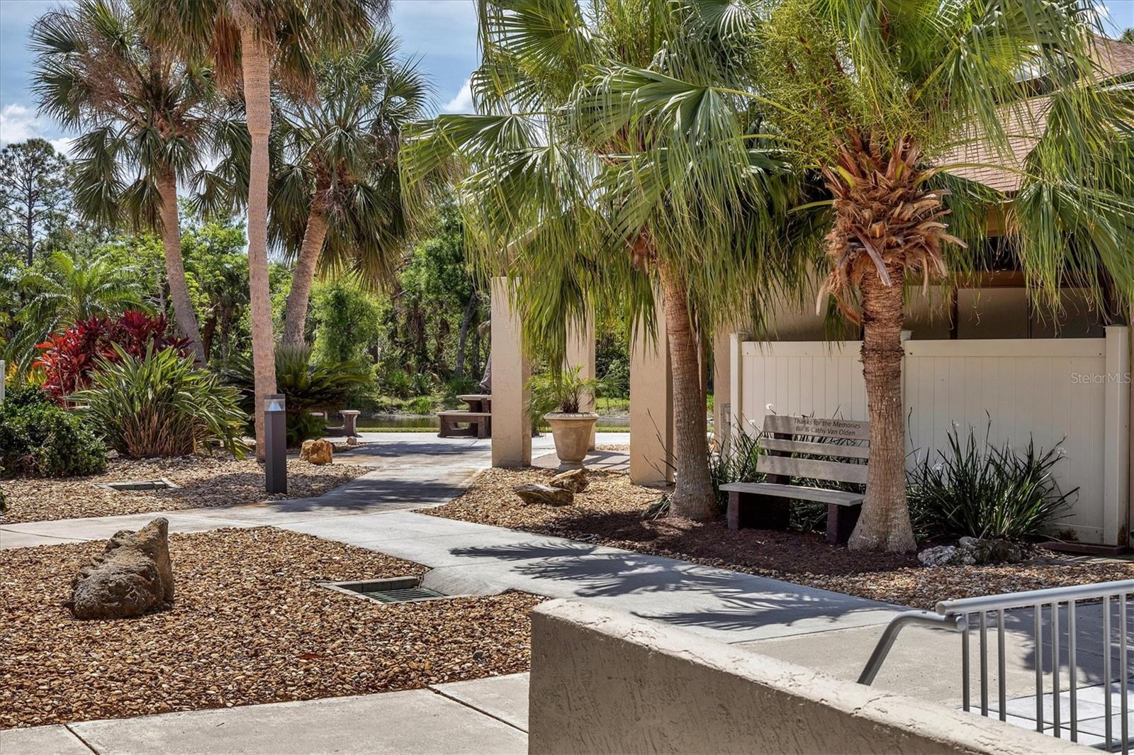 445 TOMOKA DR