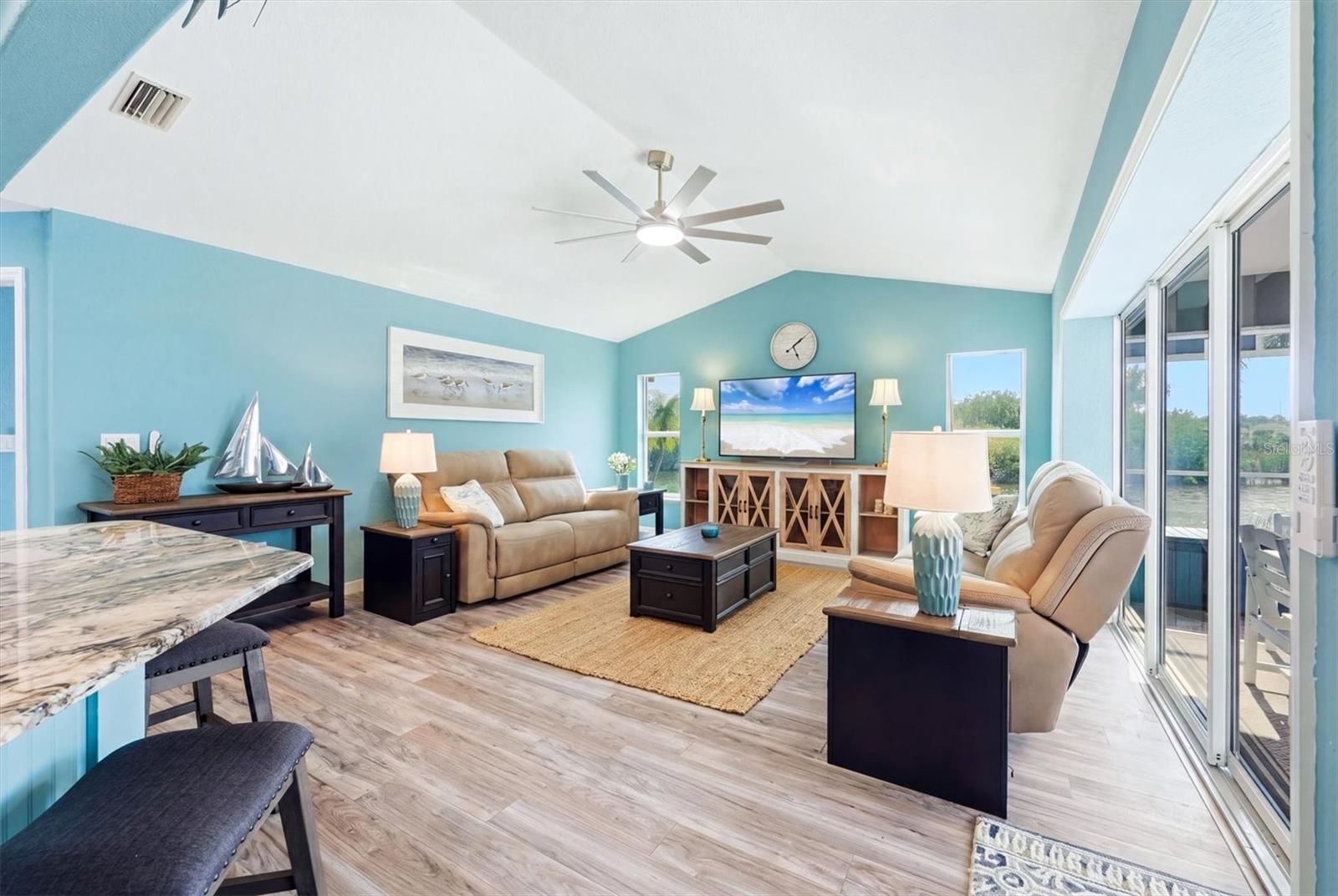 10083 KANSAS CITY ST