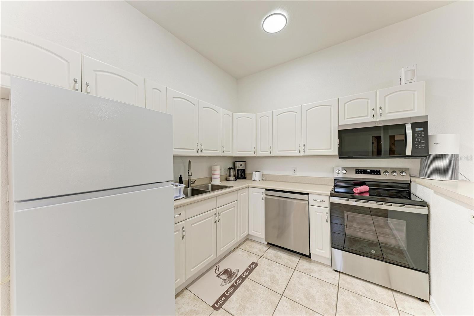 12113 CAPILLA LN