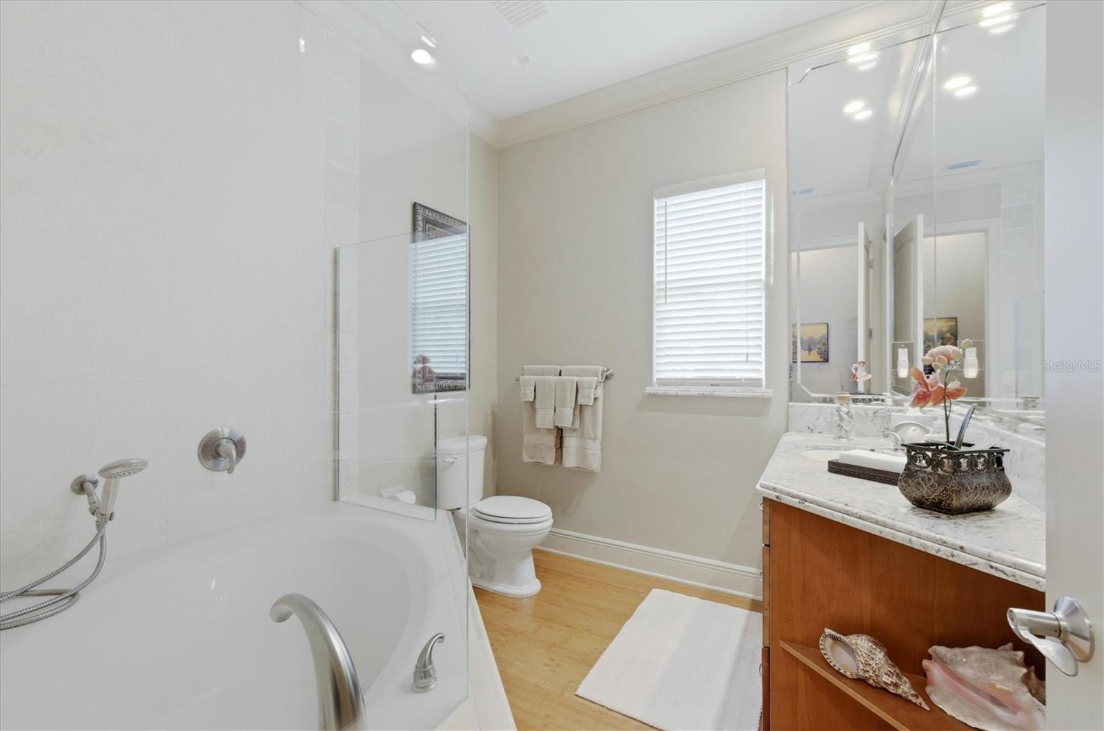 3257 WENONA DR