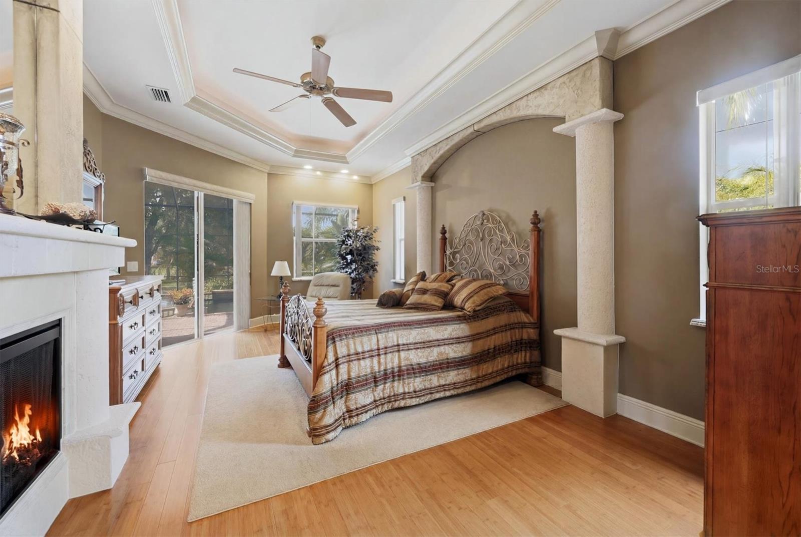 3257 WENONA DR