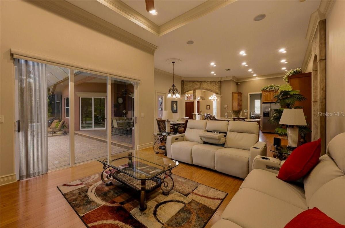 3257 WENONA DR