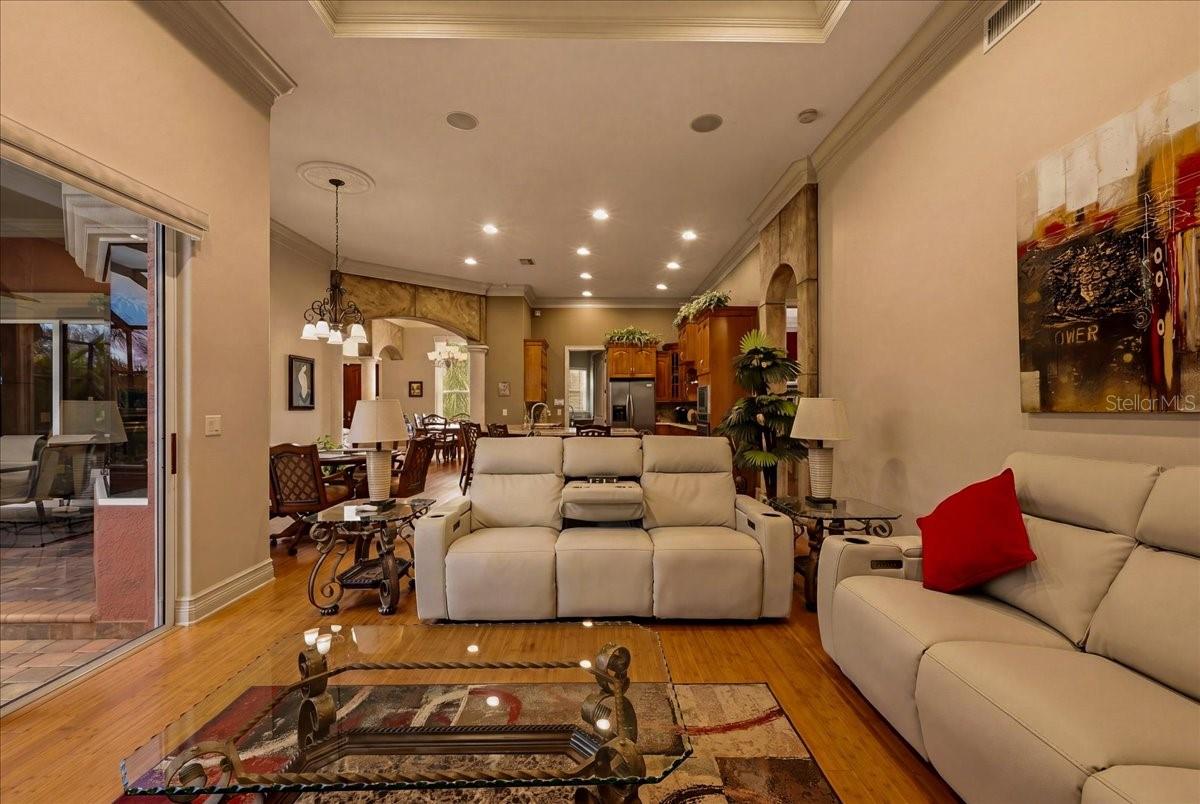 3257 WENONA DR