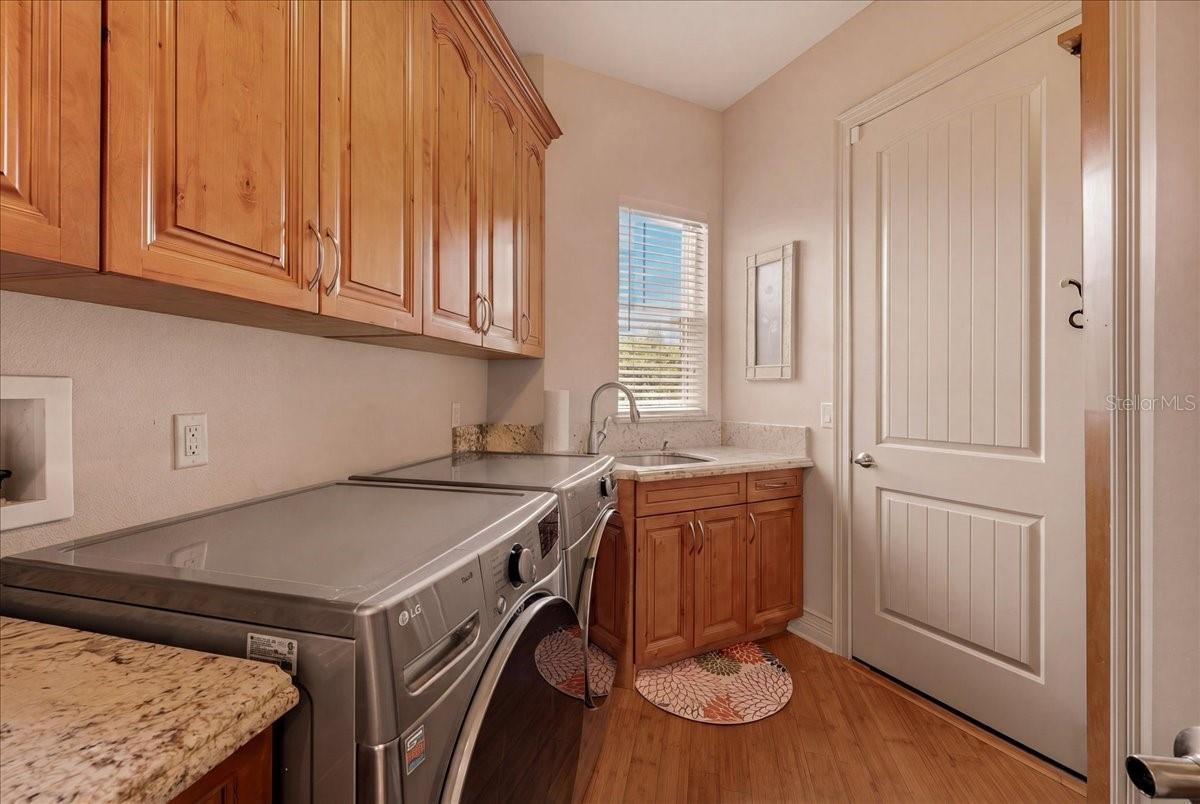 3257 WENONA DR