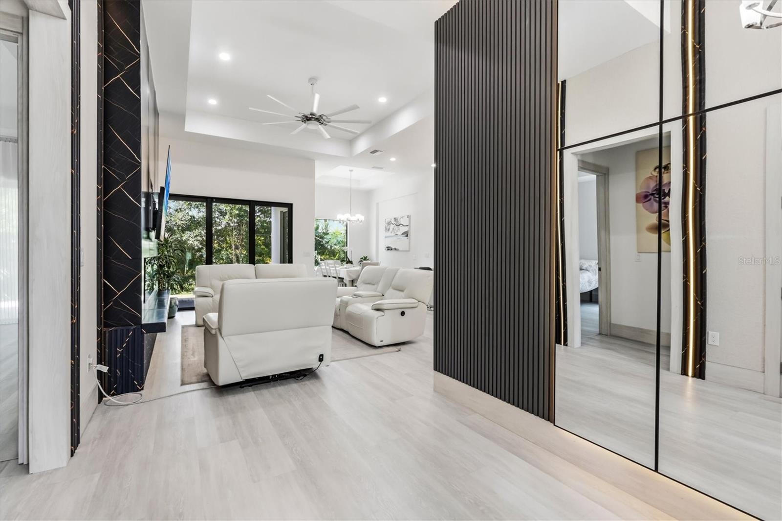 380 COWRY RD