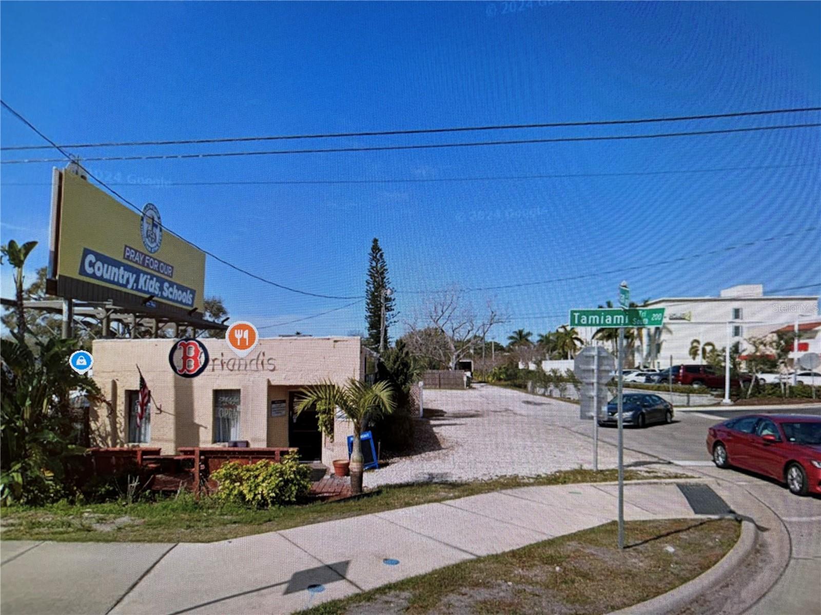 202 TAMIAMI TRL S