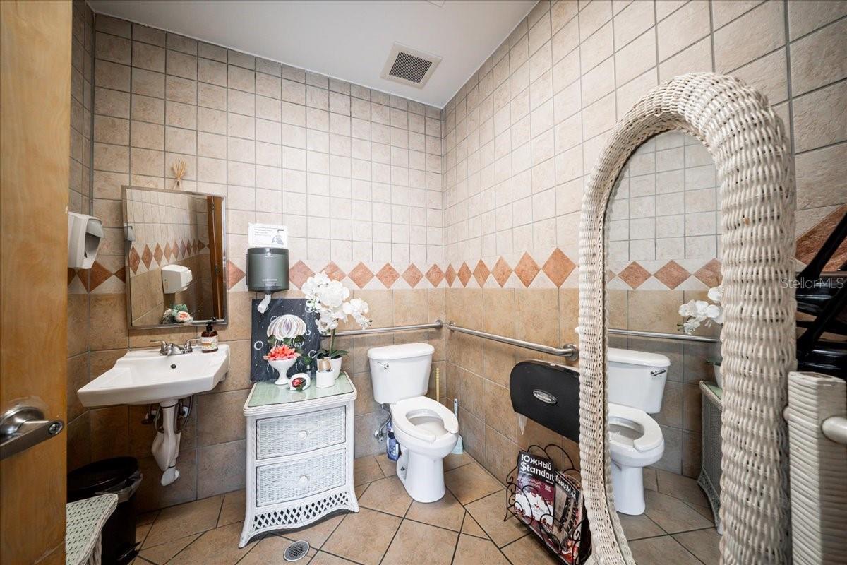 1740 E VENICE #19