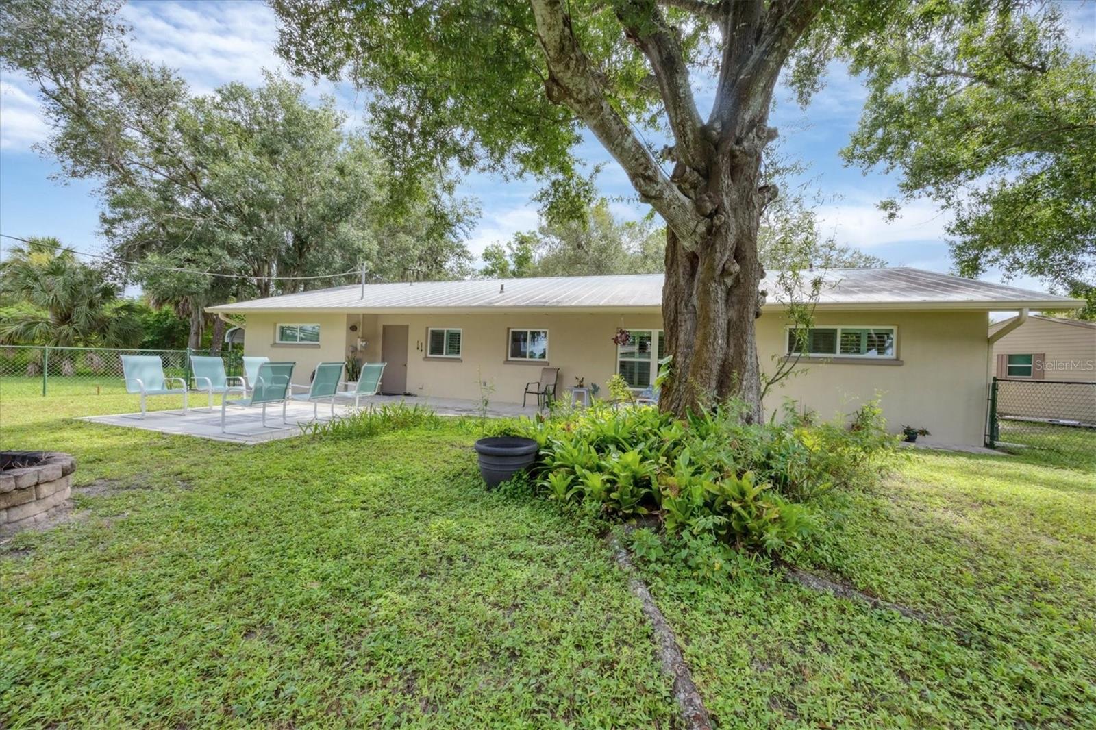 336 TIMBRUCE LN NW