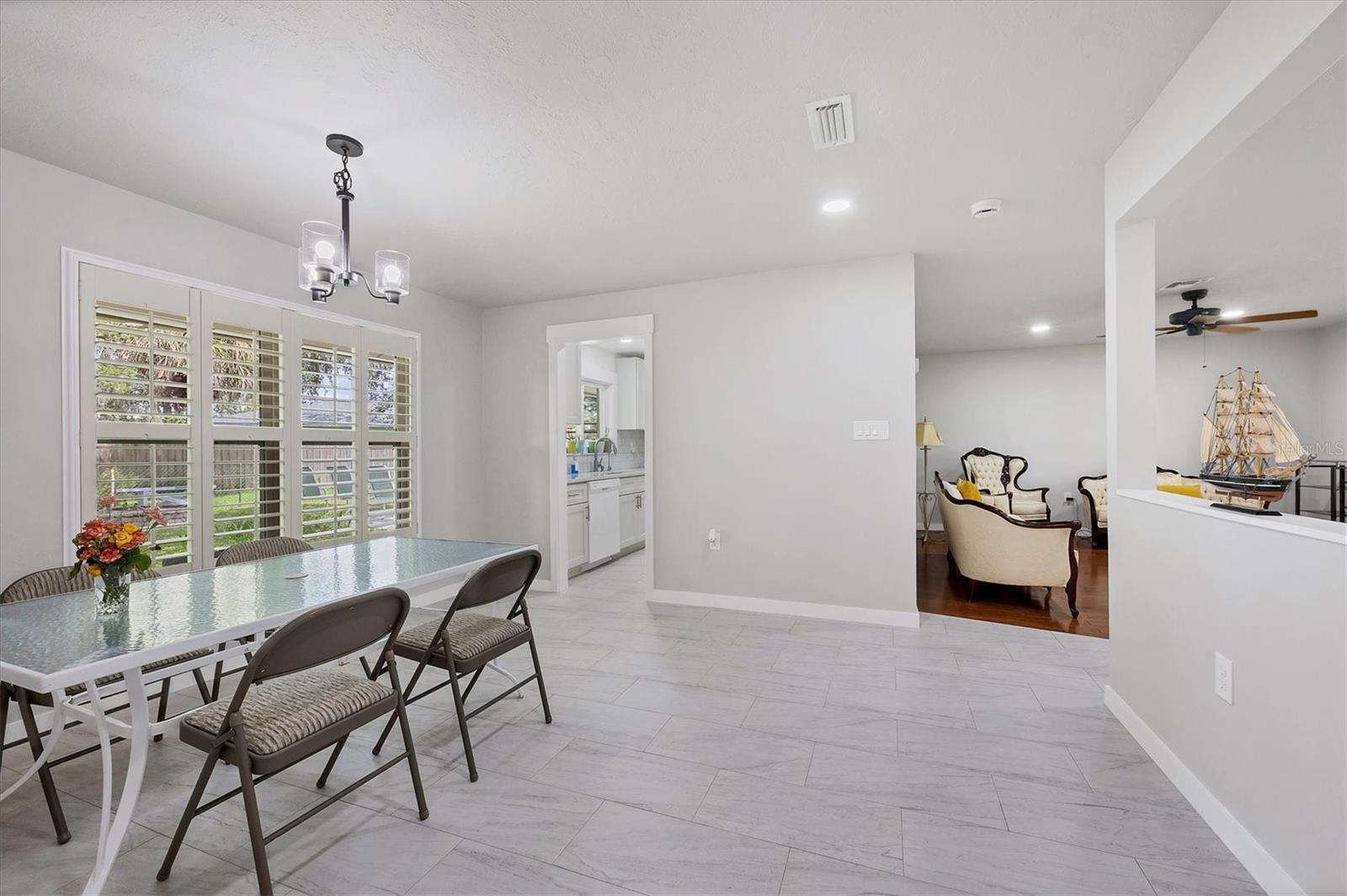 336 TIMBRUCE LN NW