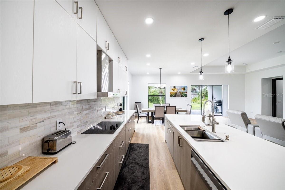 498 VENTURA ST