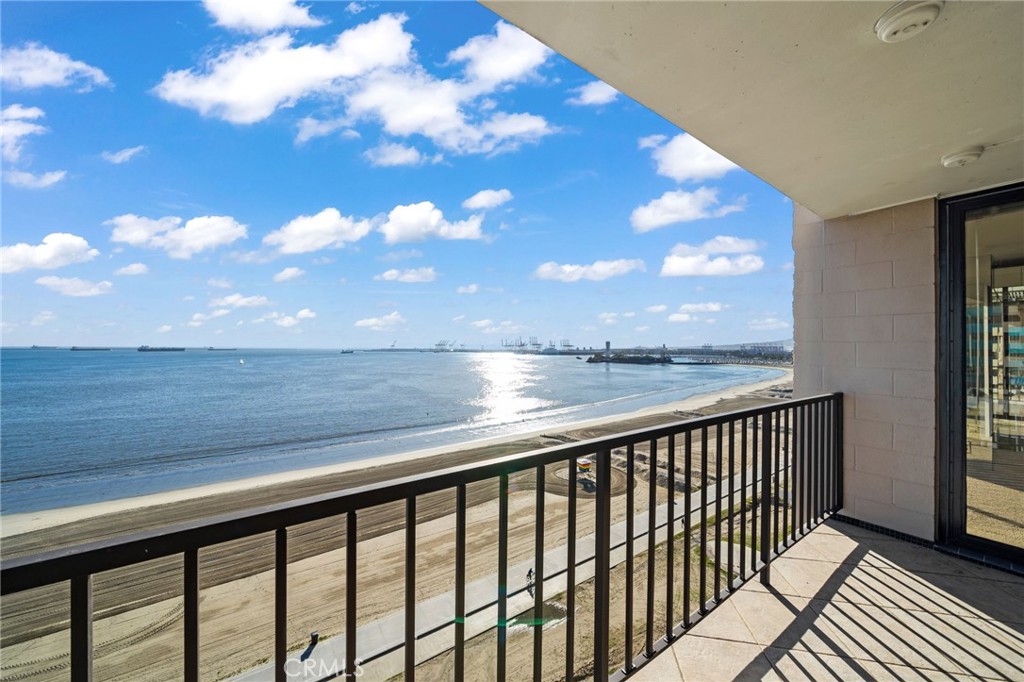 1750 E Ocean Boulevard 905