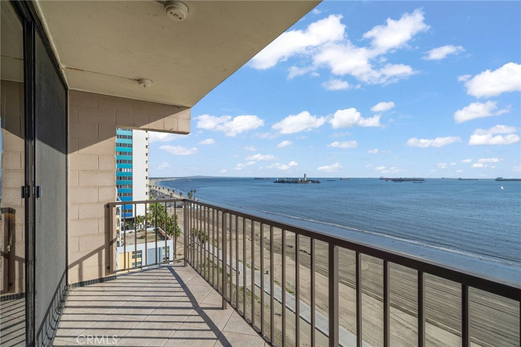 1750 E Ocean Boulevard 905