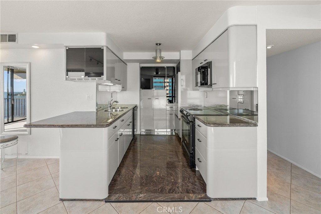 1750 E Ocean Boulevard 905