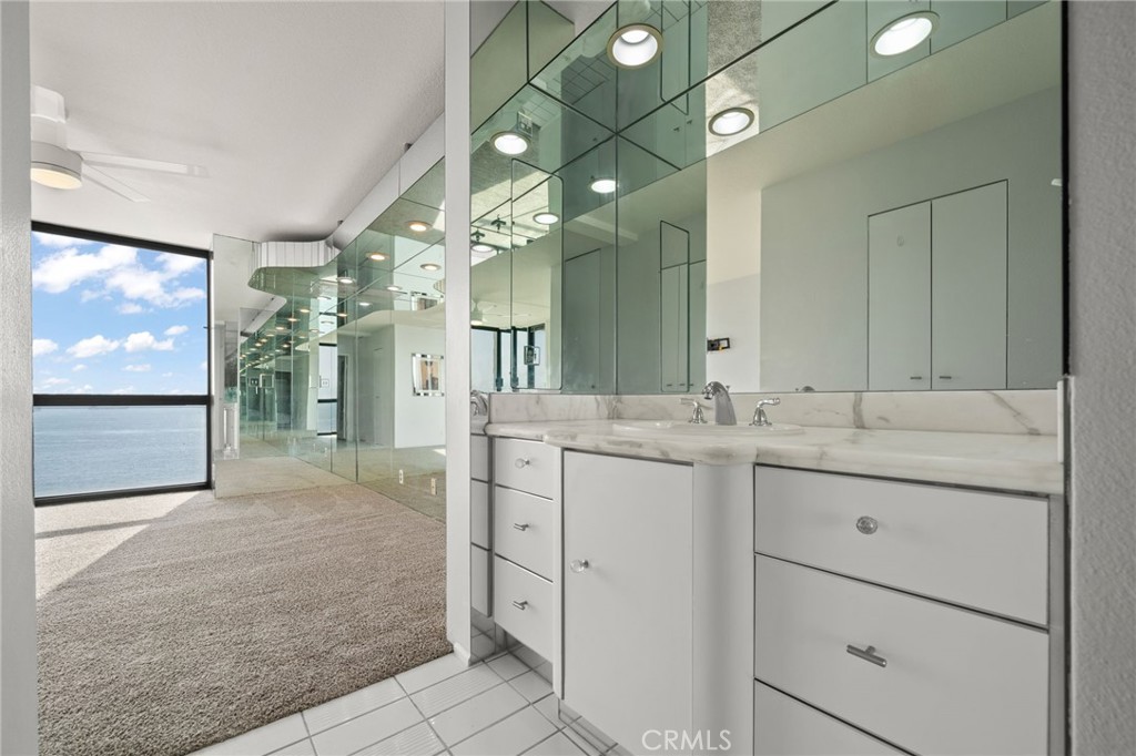 1750 E Ocean Boulevard 905