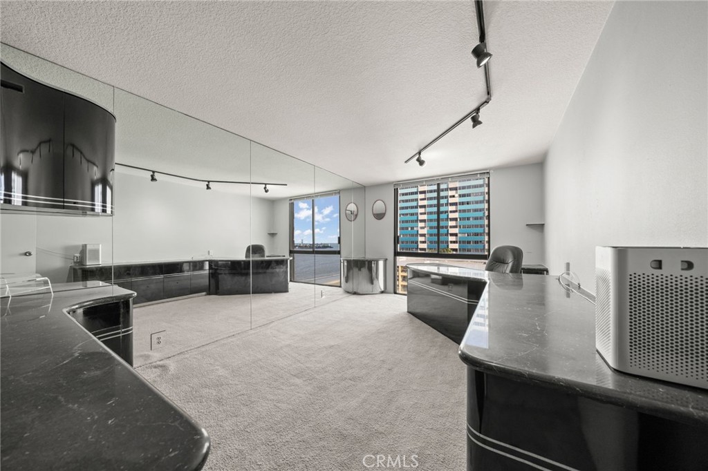 1750 E Ocean Boulevard 905