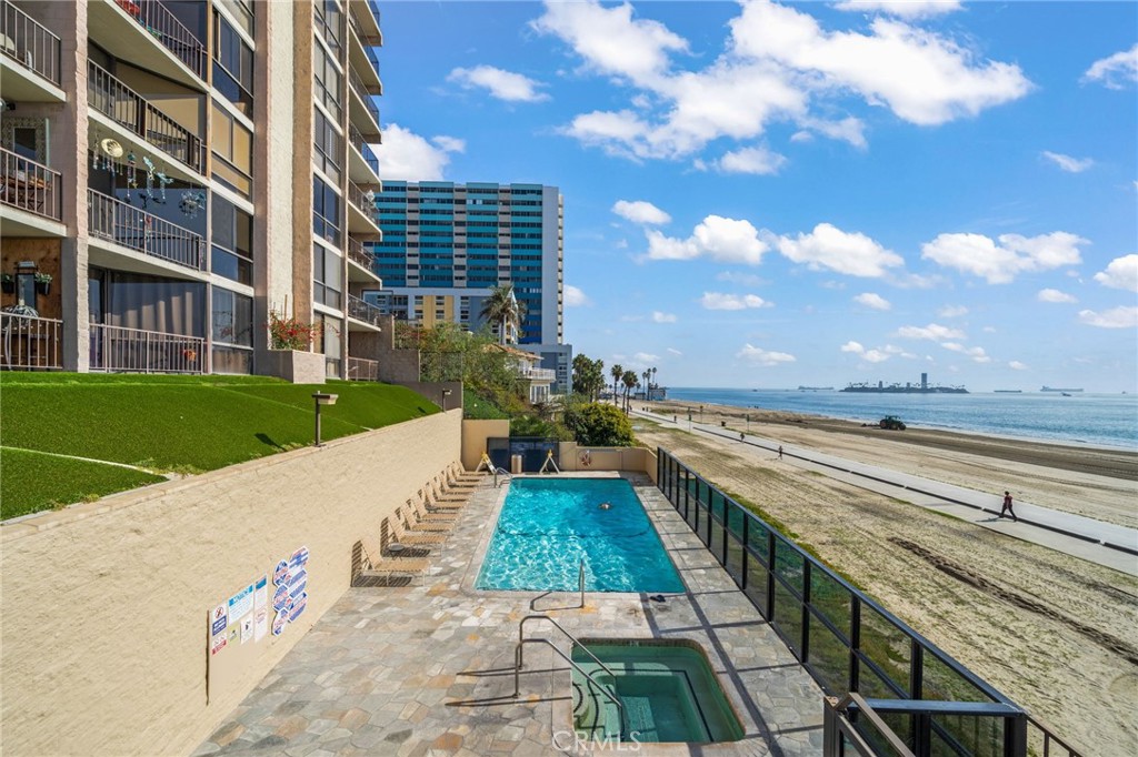 1750 E Ocean Boulevard 905