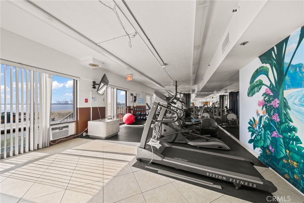 1750 E Ocean Boulevard 905