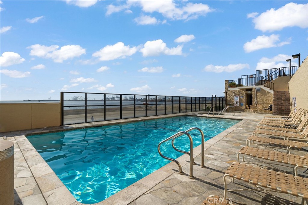 1750 E Ocean Boulevard 905