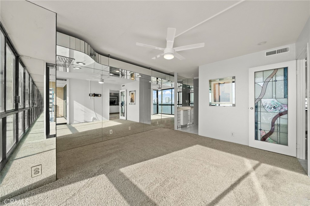 1750 E Ocean Boulevard 905