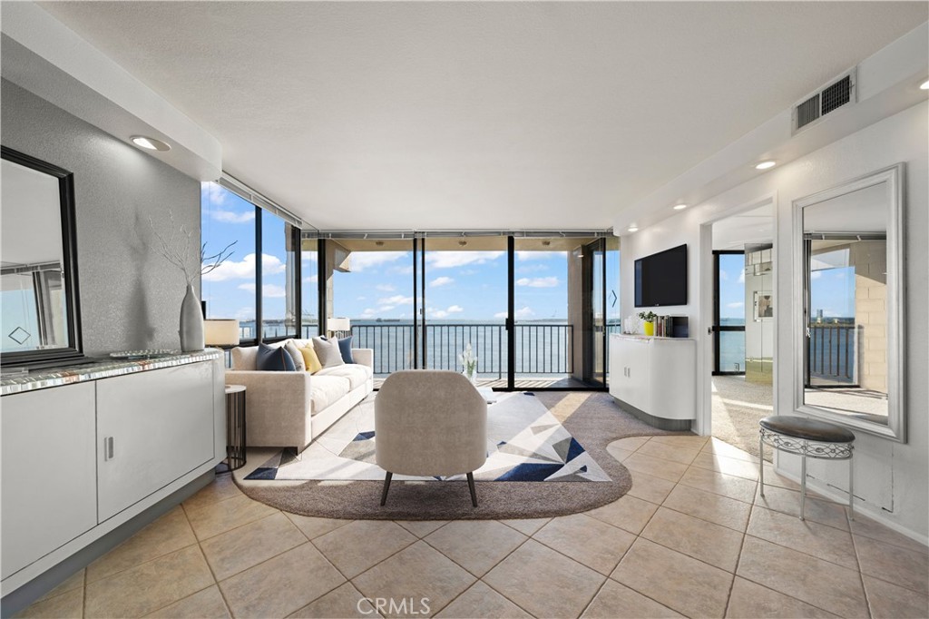 1750 E Ocean Boulevard 905