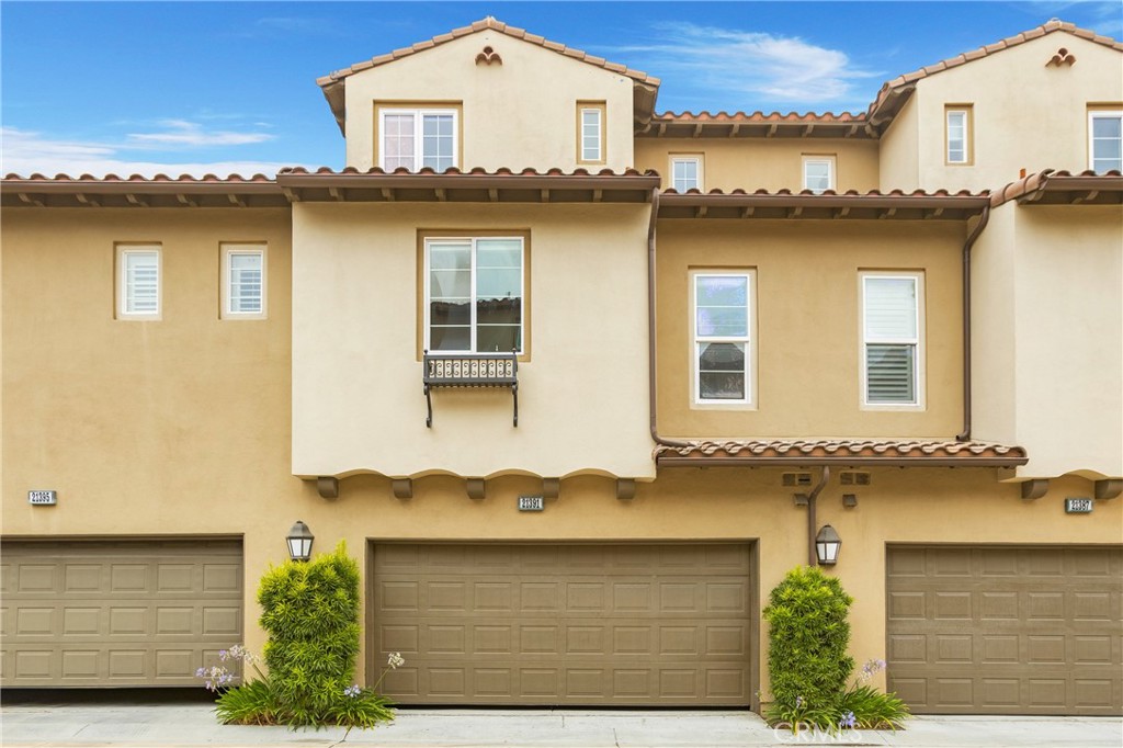 21391 Armilla Circle