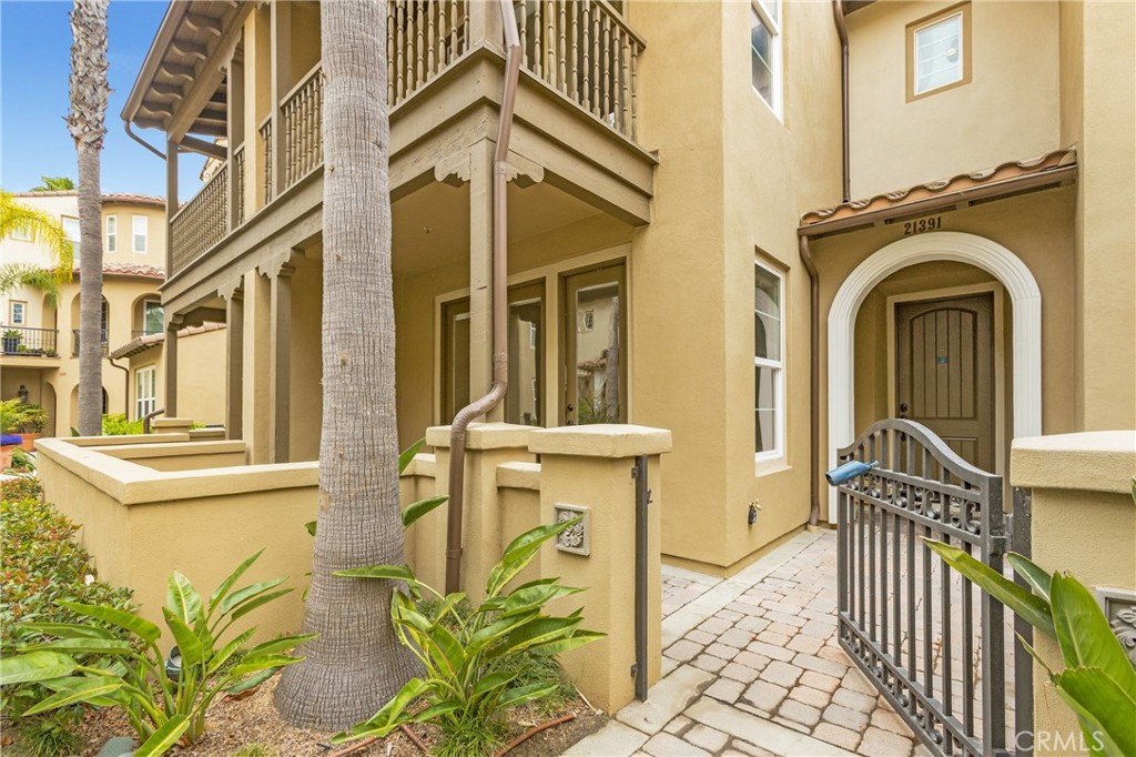 21391 Armilla Circle