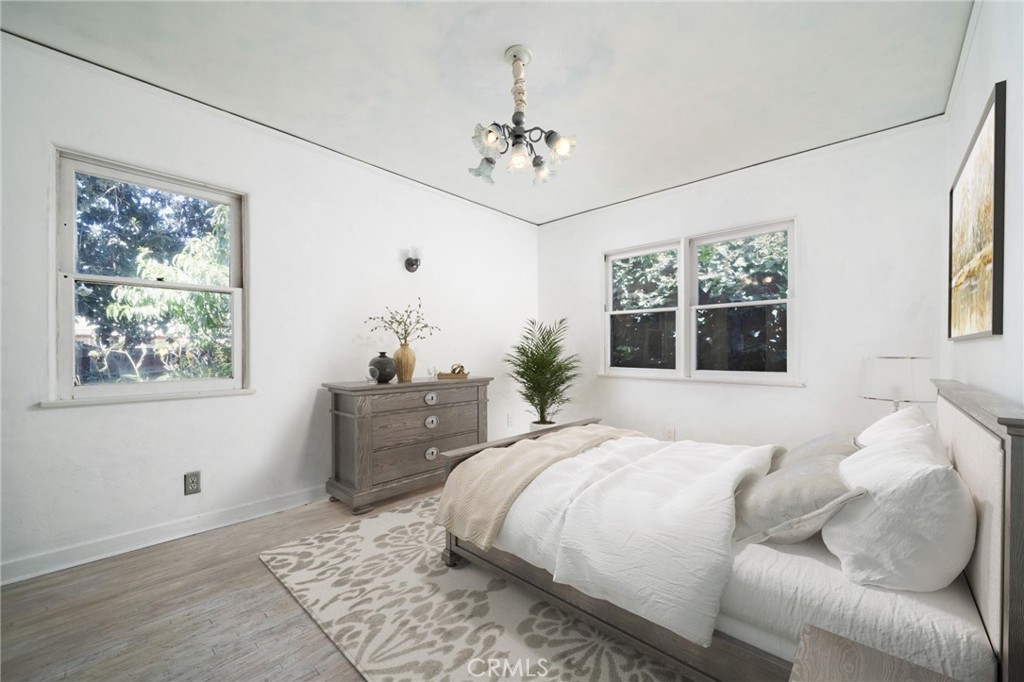 2047 Stratford Avenue