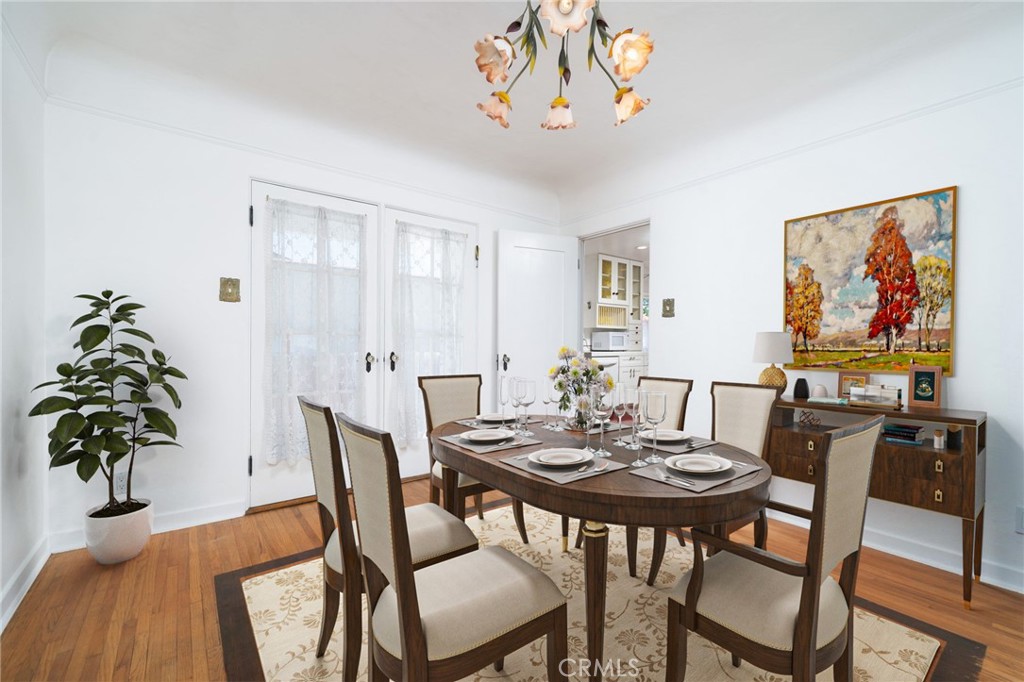 2047 Stratford Avenue