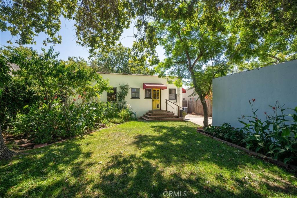 2047 Stratford Avenue