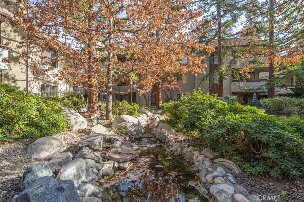 4280 Via Arbolada 207