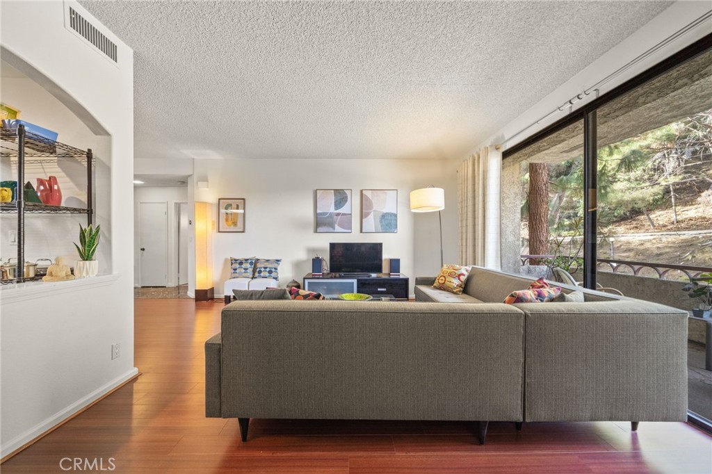 4280 Via Arbolada 207