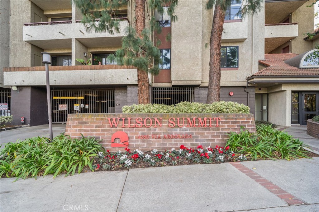 4280 Via Arbolada 207