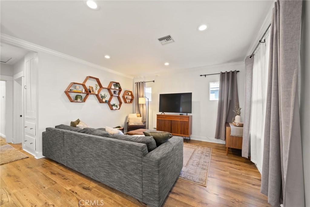 607 E Commonwealth Avenue