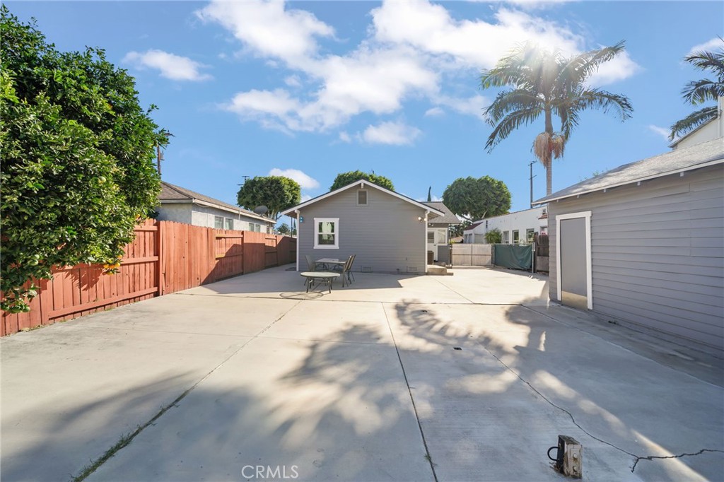 607 E Commonwealth Avenue