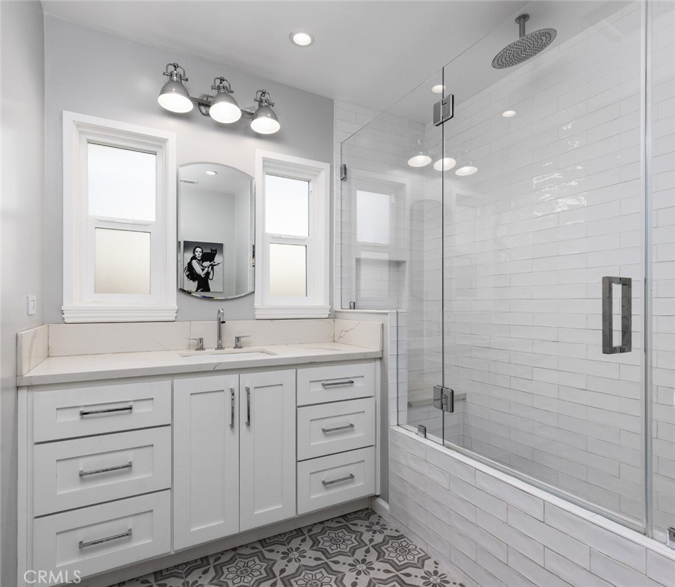 1020 N Lowell Street