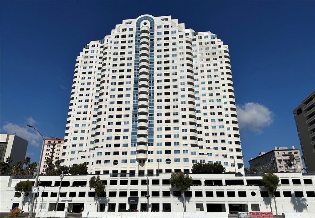 525 E Seaside 2107
