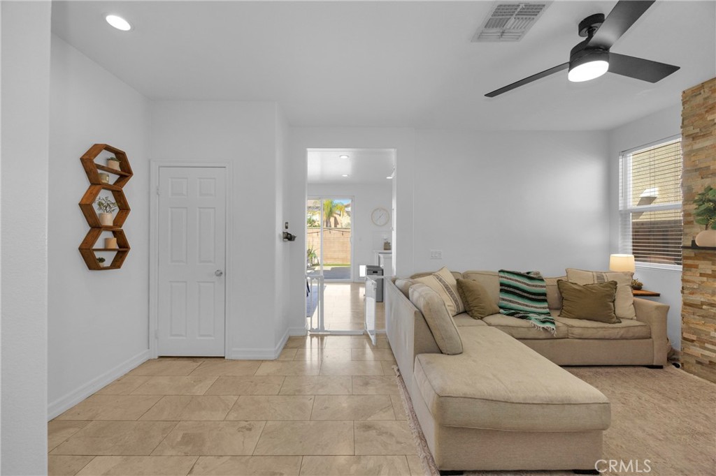 271 W Sparkleberry