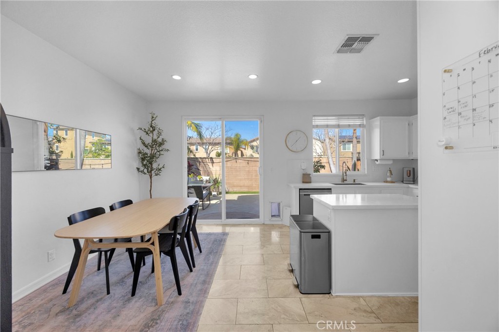271 W Sparkleberry