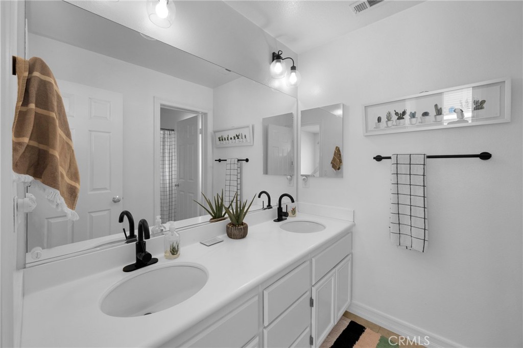 271 W Sparkleberry