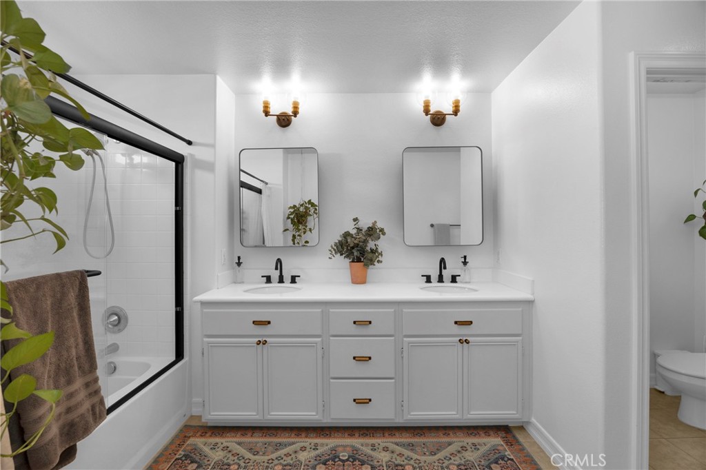 271 W Sparkleberry