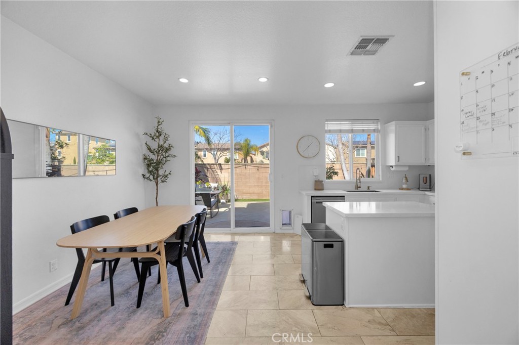 271 W Sparkleberry