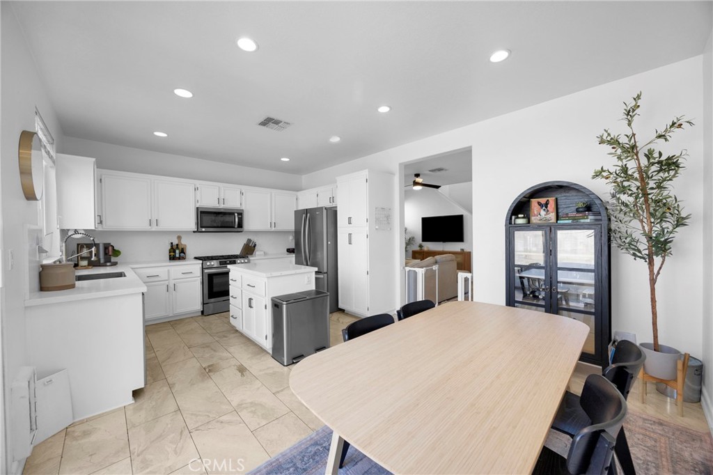 271 W Sparkleberry