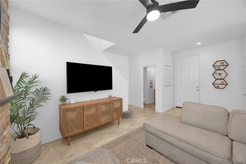 271 W Sparkleberry