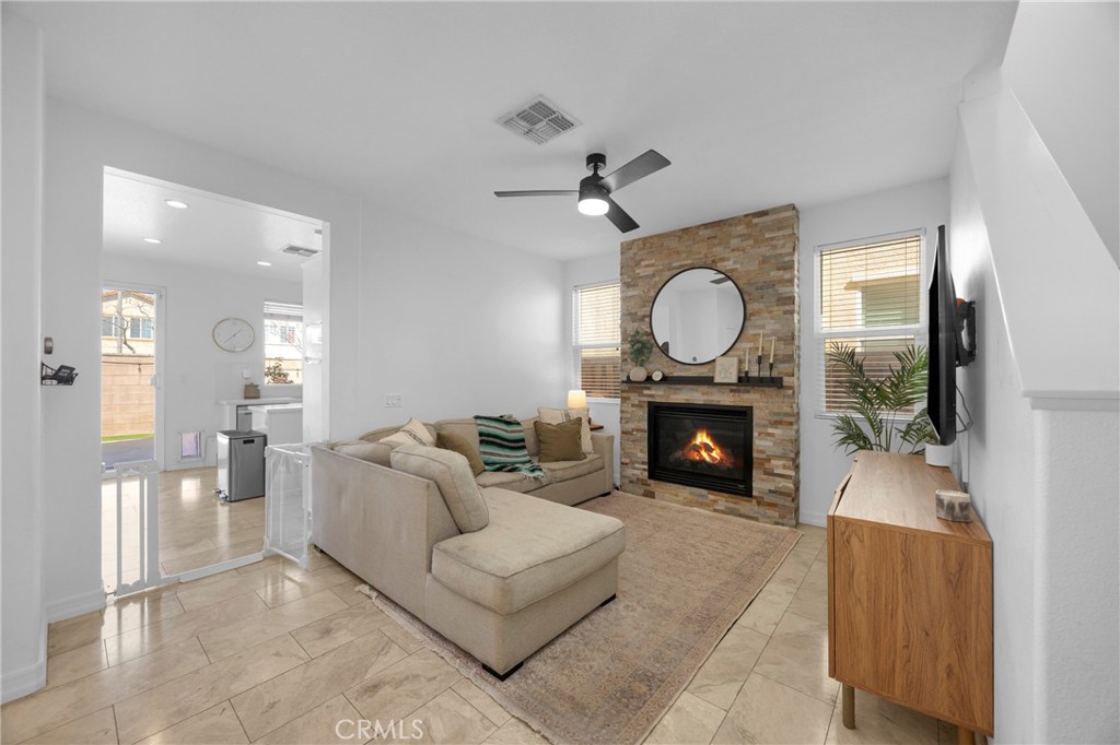 271 W Sparkleberry