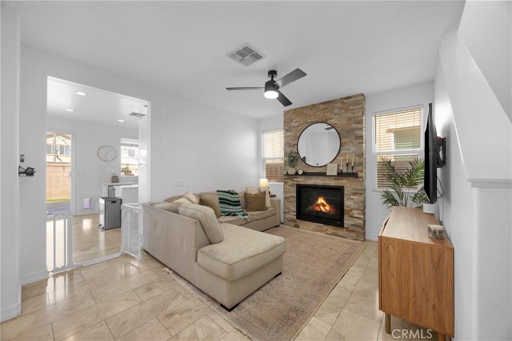 271 W Sparkleberry