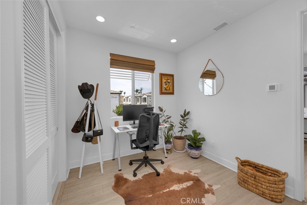 17544 Cameron 102