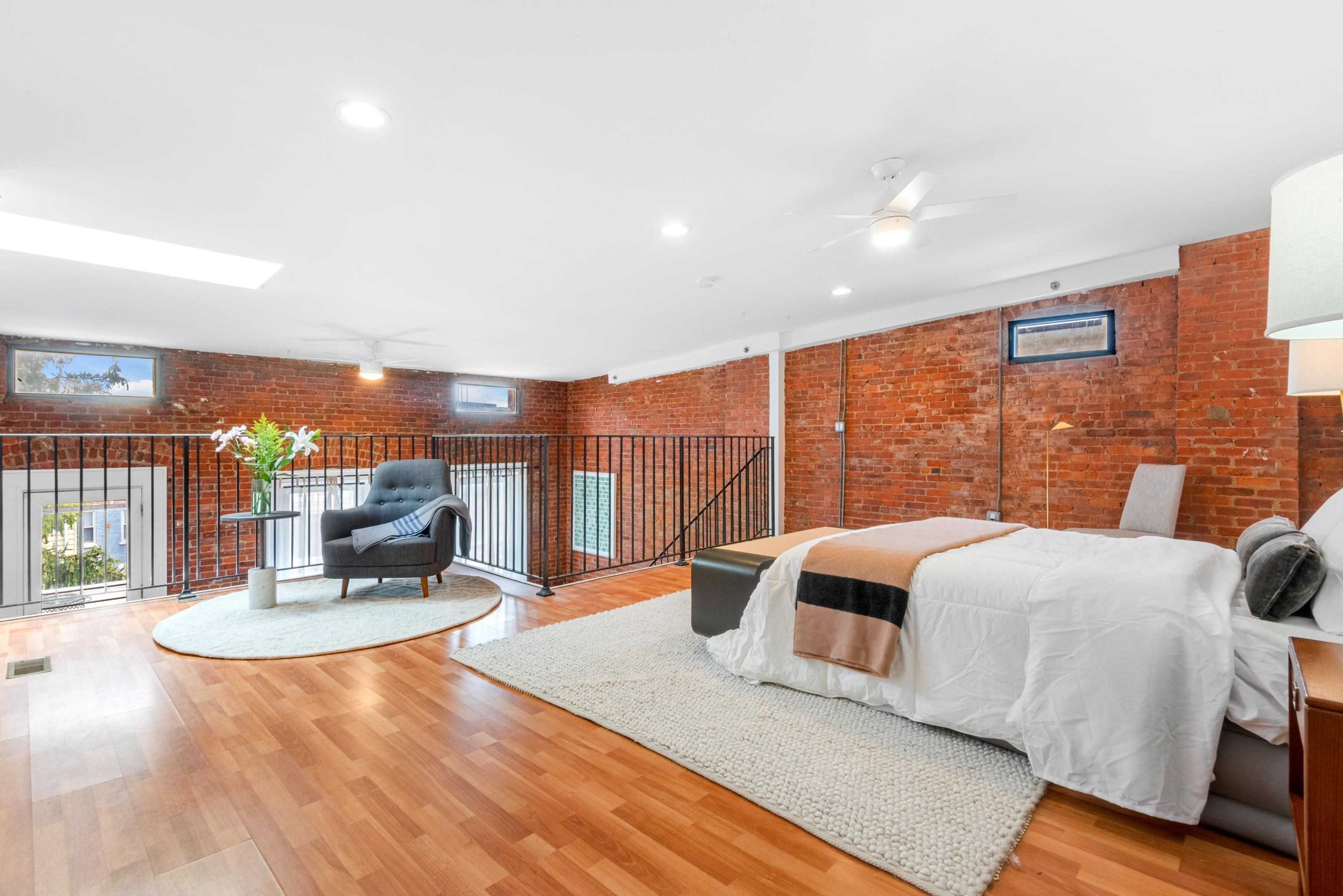 46 IRVING ST Unit: 2Rear