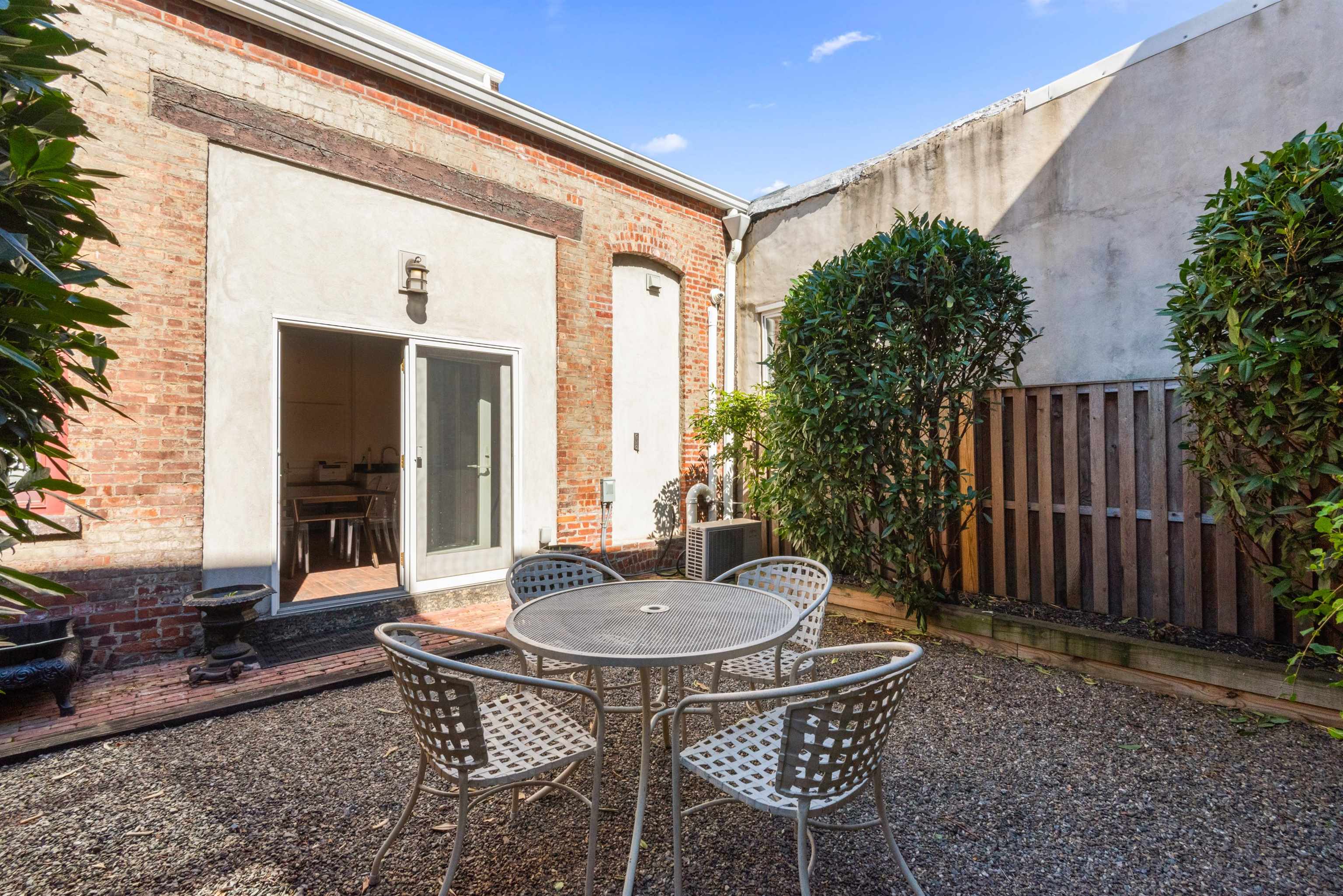 527 10TH ST Unit: 1